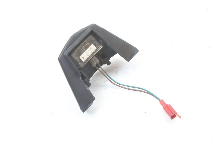 photo de OŚWIETLENIE TABLICY REJESTRACYJNEJ KYMCO DINK STREET 125 (2009 - 2014) - Zoom stanu zużycia