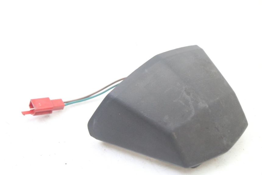 photo de OŚWIETLENIE TABLICY REJESTRACYJNEJ KYMCO DINK STREET 125 (2009 - 2014) - Inny kąt widzenia