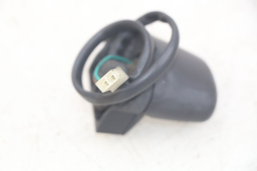 photo de OŚWIETLENIE TABLICY REJESTRACYJNEJ PEUGEOT ELYSEO 125 (1999 - 2004) - Zoom stanu zużycia