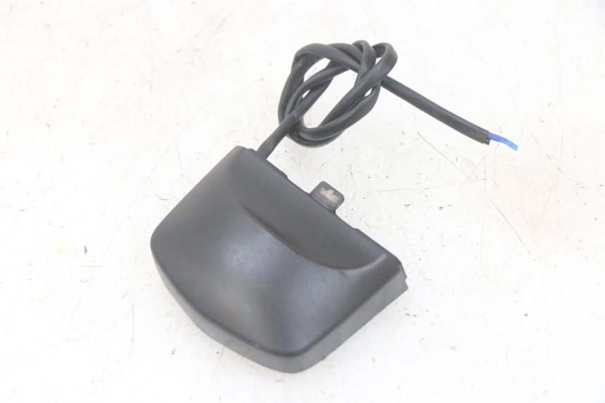 photo de OŚWIETLENIE TABLICY REJESTRACYJNEJ YAMAHA FJR ABS 1300 (2006 - 2012) - Zbliżenie techniczne