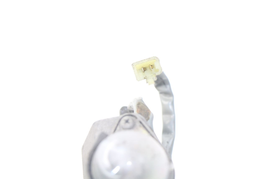 photo de OŚWIETLENIE TABLICY REJESTRACYJNEJ KAWASAKI GPZ S 500 (1994 - 2005) - Zoom stanu zużycia