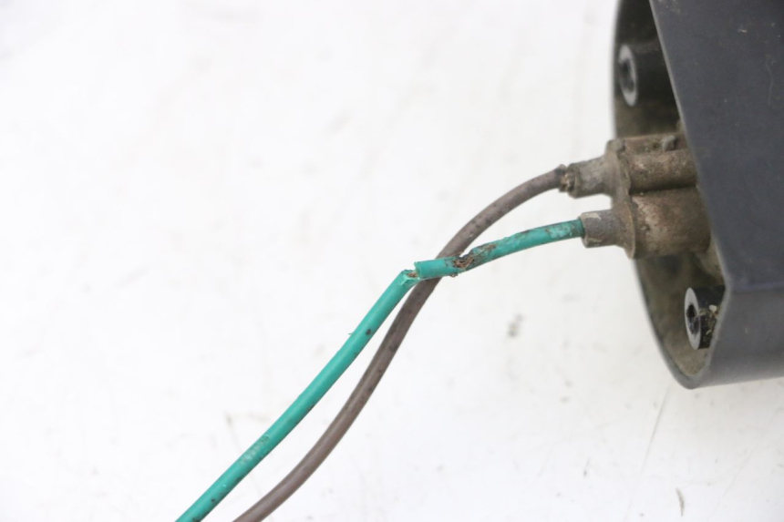 photo de OŚWIETLENIE TABLICY REJESTRACYJNEJ KYMCO GRAND DINK 125 (2008 - 2014) - Zoom stanu zużycia