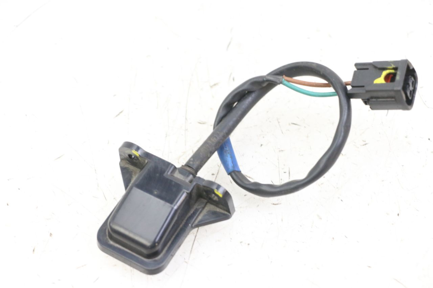 photo de OŚWIETLENIE TABLICY REJESTRACYJNEJ HONDA FORZA 125 (2021 - 2025) - Inny kąt widzenia