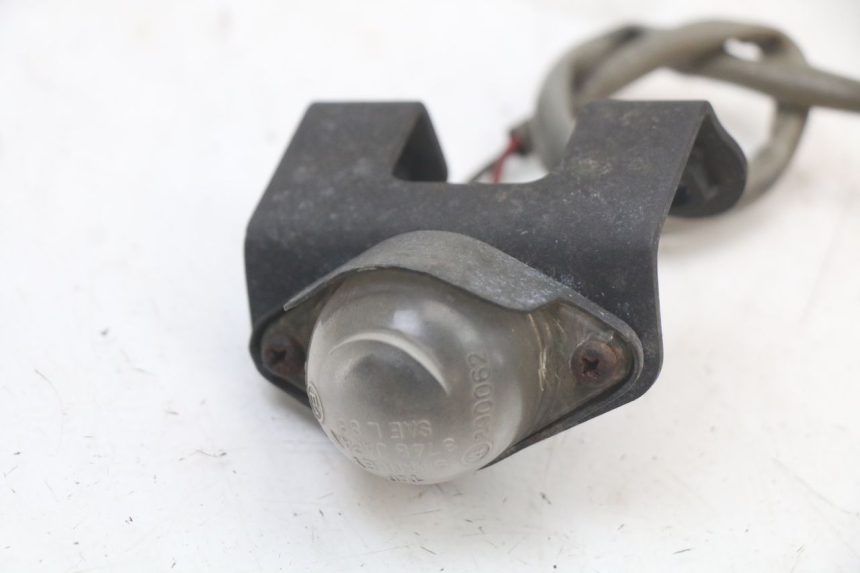 photo de OŚWIETLENIE TABLICY REJESTRACYJNEJ KAWASAKI GTR 1000 (1994 - 2004) - Szczegół części