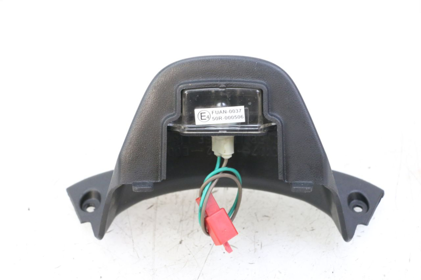 photo de OŚWIETLENIE TABLICY REJESTRACYJNEJ KYMCO XCITING 500 (2007 - 2010) - Zoom stanu zużycia