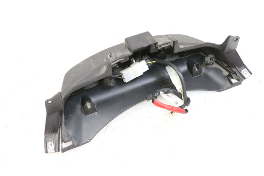 photo de OŚWIETLENIE TABLICY REJESTRACYJNEJ PIAGGIO MP3 HPE 350 (2018 - 2020) - Inny kąt widzenia