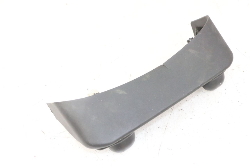 photo de OŚWIETLENIE TABLICY REJESTRACYJNEJ PIAGGIO MP3 LT 300 (2010 - 2016) - Inny kąt widzenia