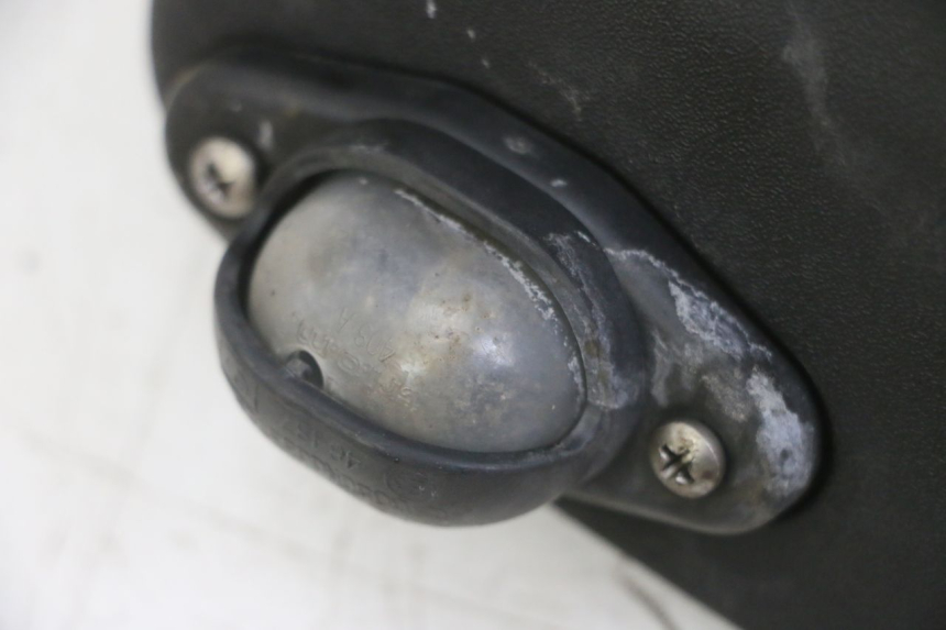 photo de OŚWIETLENIE TABLICY REJESTRACYJNEJ PIAGGIO MP3 LT 300 (2010 - 2016) - Zoom stanu zużycia