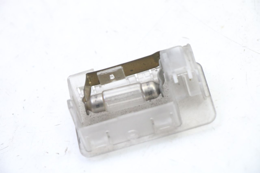 photo de OŚWIETLENIE TABLICY REJESTRACYJNEJ PIAGGIO MP3 500 (2011 - 2015) - Zoom stanu zużycia