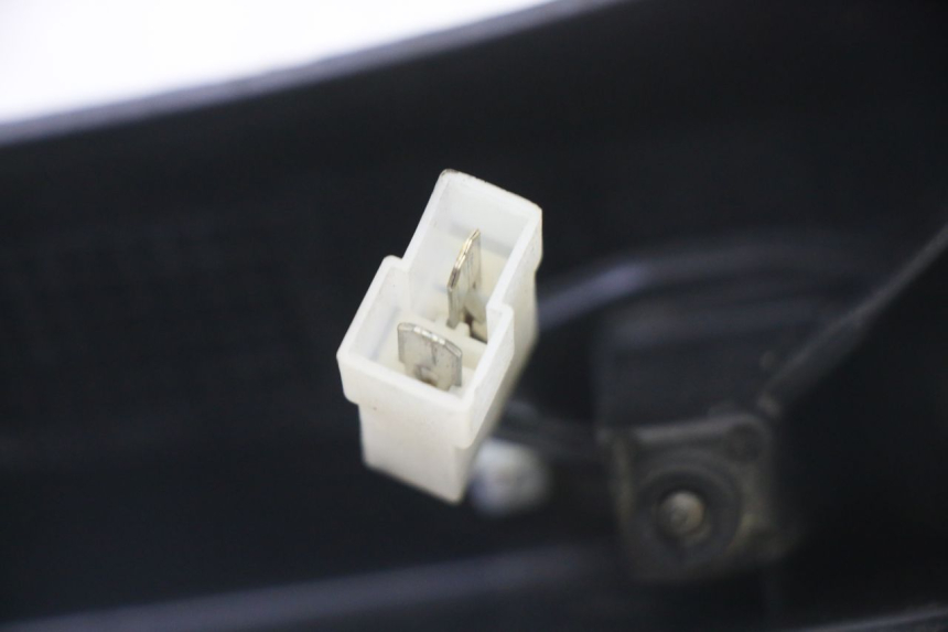 photo de OŚWIETLENIE TABLICY REJESTRACYJNEJ PIAGGIO MP3 RL 250 (2006 - 2010) - Część sprawdzona