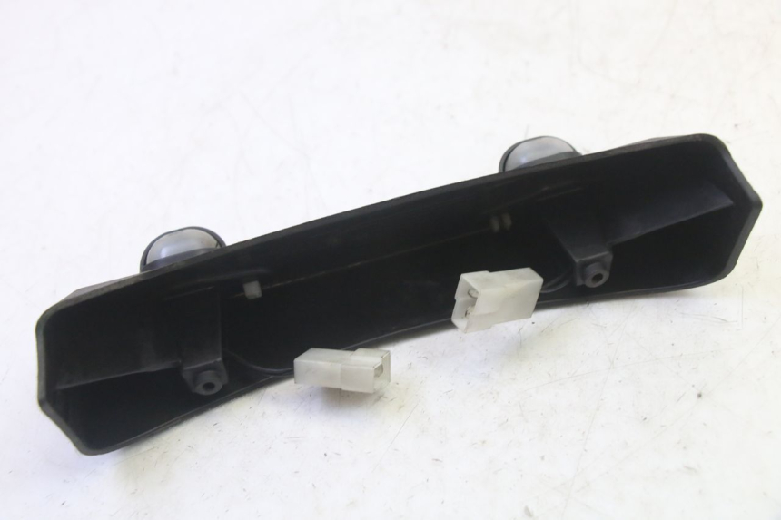 photo de OŚWIETLENIE TABLICY REJESTRACYJNEJ PIAGGIO MP3 RL 250 (2006 - 2010) - Zbliżenie techniczne