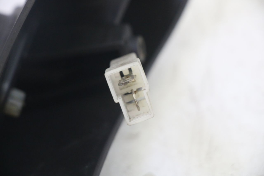 photo de OŚWIETLENIE TABLICY REJESTRACYJNEJ PIAGGIO MP3 RL 250 (2006 - 2010) - Stan powierzchni