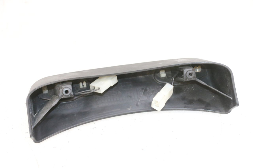 photo de OŚWIETLENIE TABLICY REJESTRACYJNEJ PIAGGIO MP3 RL 250 (2006 - 2010) - Szczegół części