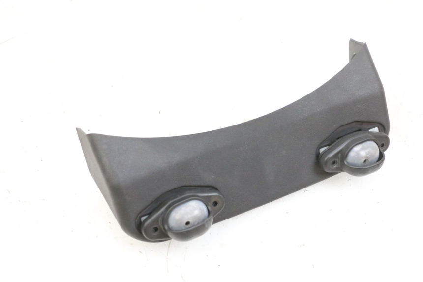 photo de OŚWIETLENIE TABLICY REJESTRACYJNEJ PIAGGIO MP3 RL 250 (2006 - 2010) - Zbliżenie techniczne