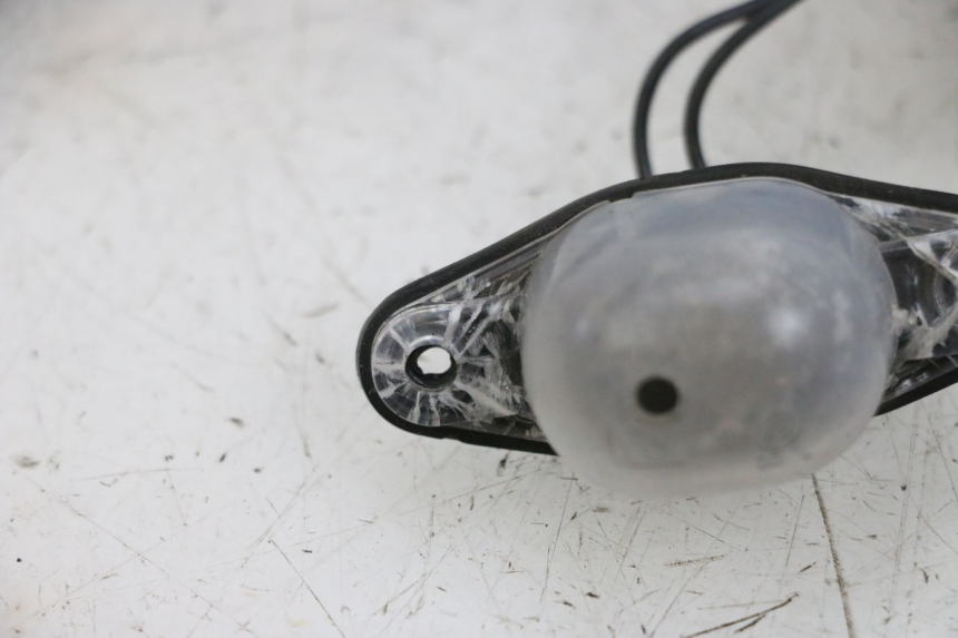 photo de OŚWIETLENIE TABLICY REJESTRACYJNEJ PIAGGIO MP3 RL 250 (2006 - 2010) - Oznaczenia i referencje