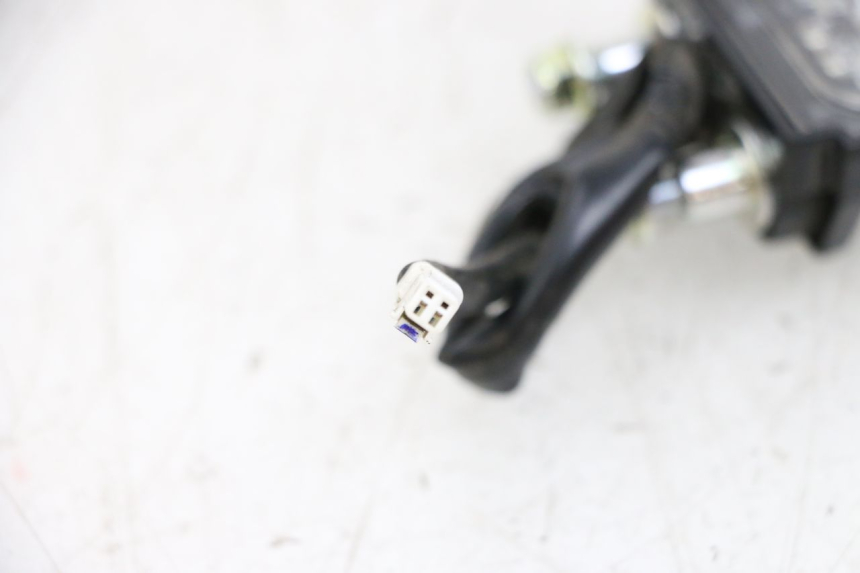 photo de OŚWIETLENIE TABLICY REJESTRACYJNEJ YAMAHA NEO'S CORE 1 (2022 - 2026) - Zoom stanu zużycia