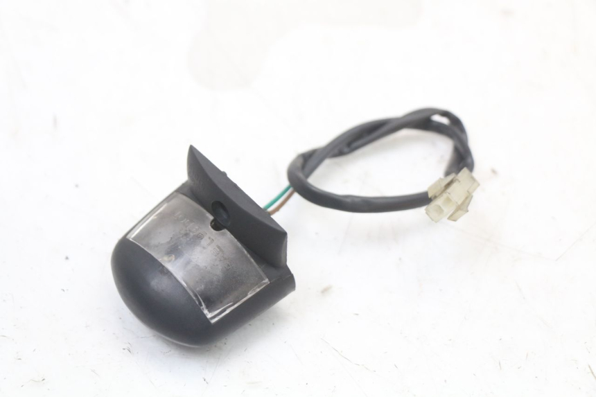 photo de OŚWIETLENIE TABLICY REJESTRACYJNEJ PEUGEOT SATELIS 125 (2010 - 2012) - Szczegół części