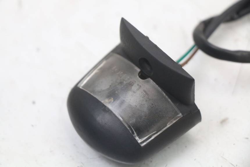 photo de OŚWIETLENIE TABLICY REJESTRACYJNEJ PEUGEOT SATELIS 125 (2010 - 2012) - Zoom stanu zużycia