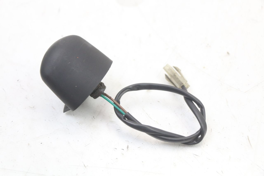 photo de OŚWIETLENIE TABLICY REJESTRACYJNEJ PEUGEOT SATELIS 125 (2010 - 2012) - Inny kąt widzenia