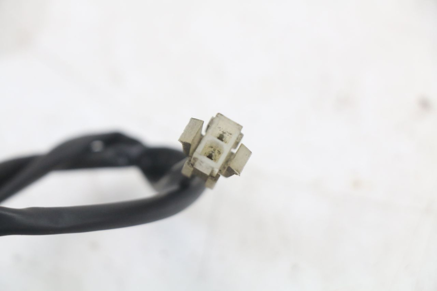 photo de OŚWIETLENIE TABLICY REJESTRACYJNEJ PEUGEOT SATELIS 125 (2010 - 2012) - Zbliżenie techniczne