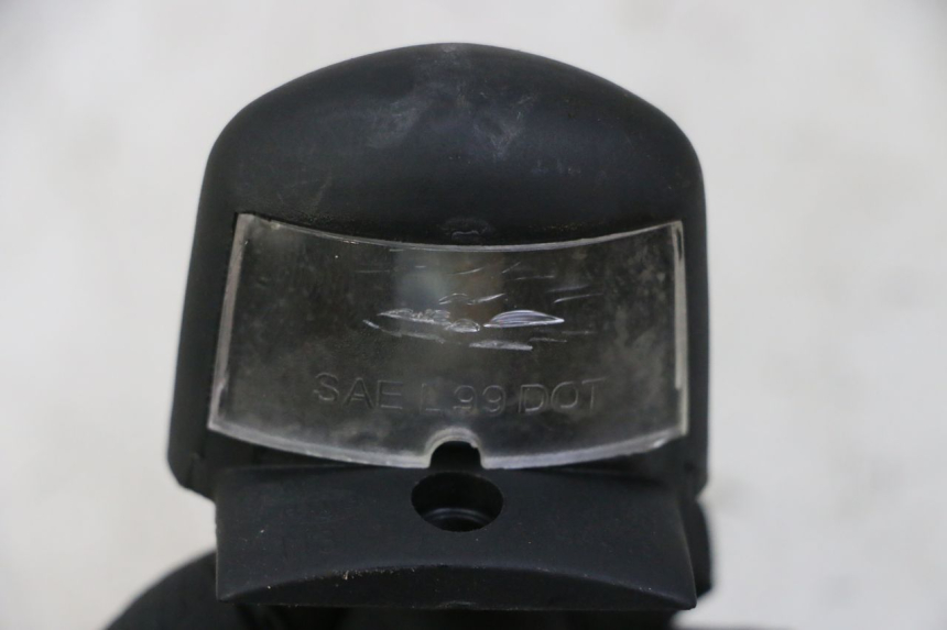 photo de OŚWIETLENIE TABLICY REJESTRACYJNEJ PEUGEOT SATELIS 125 (2013 - 2018) - Szczegół części