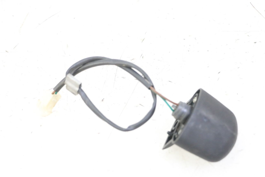 photo de OŚWIETLENIE TABLICY REJESTRACYJNEJ PEUGEOT SATELIS 125 (2013 - 2018) - Inny kąt widzenia