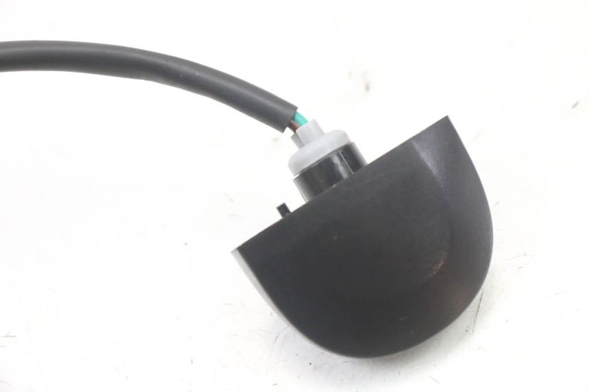 photo de OŚWIETLENIE TABLICY REJESTRACYJNEJ PEUGEOT TWEET 4T 50 (2023 - 2025) - Zbliżenie techniczne