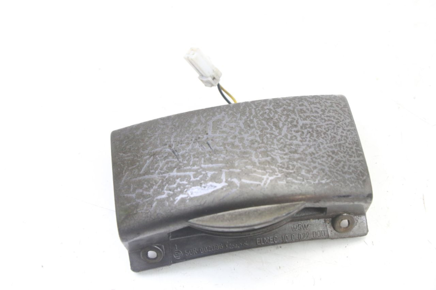 photo de OŚWIETLENIE TABLICY REJESTRACYJNEJ PIAGGIO VESPA GRANTURISMO 125 (2003 - 2007) - Zoom stanu zużycia