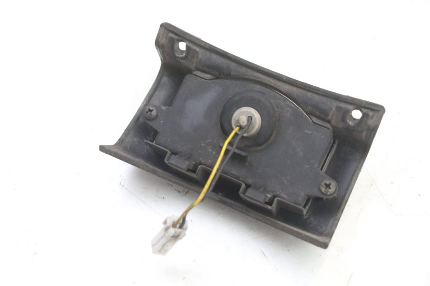 photo de OŚWIETLENIE TABLICY REJESTRACYJNEJ PIAGGIO VESPA GRANTURISMO 125 (2003 - 2007) - Inny kąt widzenia