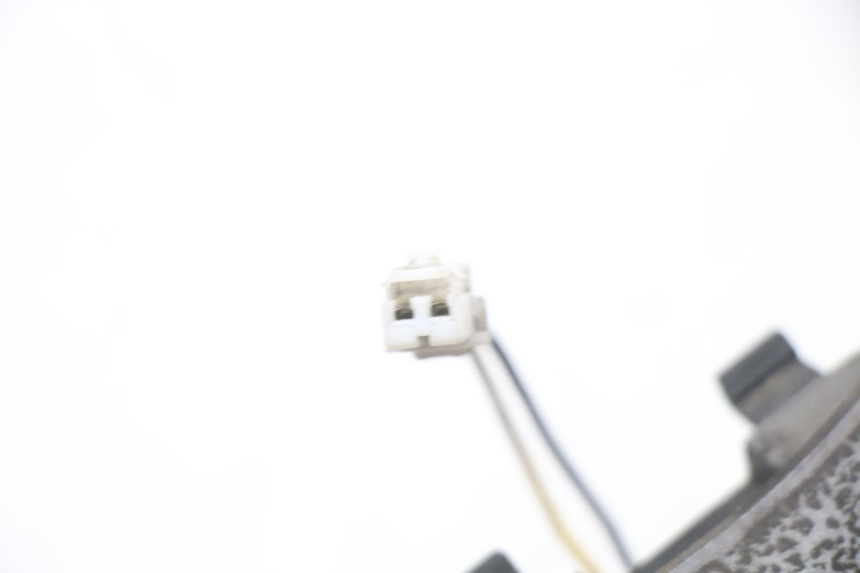 photo de OŚWIETLENIE TABLICY REJESTRACYJNEJ PIAGGIO VESPA GRANTURISMO 125 (2003 - 2007) - Zbliżenie techniczne