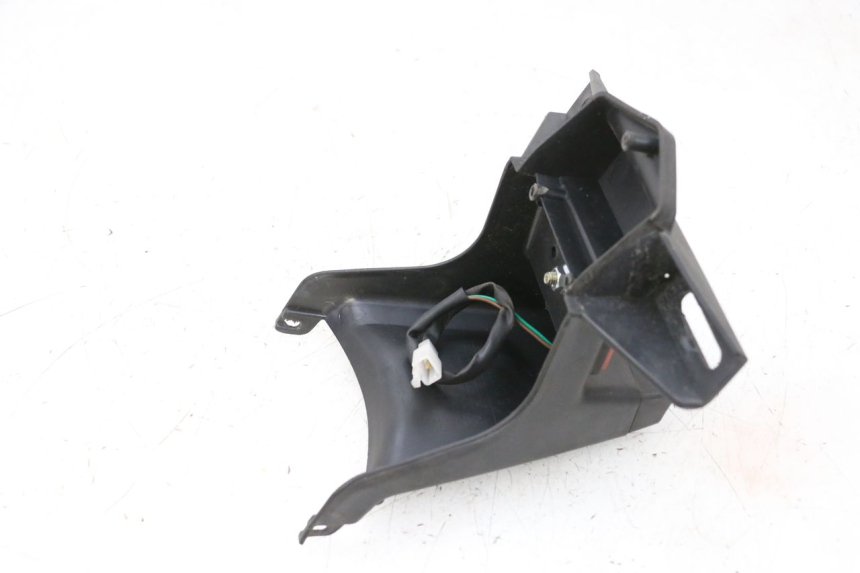 photo de OŚWIETLENIE TABLICY REJESTRACYJNEJ JM MOTORS SANTANA 50 (2014 - 2023) - Szczegół części