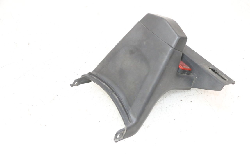 photo de OŚWIETLENIE TABLICY REJESTRACYJNEJ JM MOTORS SANTANA 50 (2014 - 2023) - Punkty mocowania