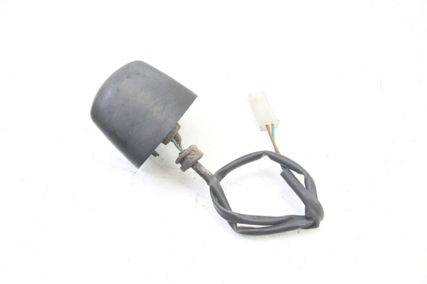 photo de OŚWIETLENIE TABLICY REJESTRACYJNEJ PEUGEOT SATELIS 250 (2006 - 2012) - Inny kąt widzenia