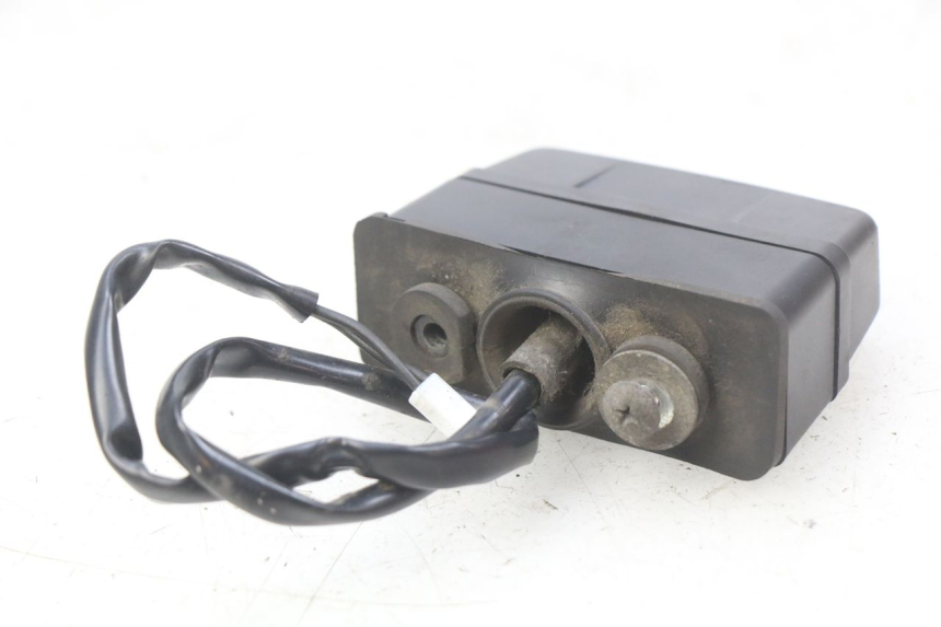 photo de OŚWIETLENIE TABLICY REJESTRACYJNEJ SUZUKI SIXTEEN 125 (2008 - 2010) - Szczegół części