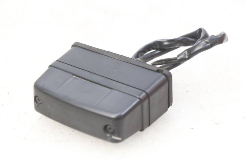 photo de OŚWIETLENIE TABLICY REJESTRACYJNEJ SUZUKI SIXTEEN 125 (2008 - 2010) - Zoom stanu zużycia