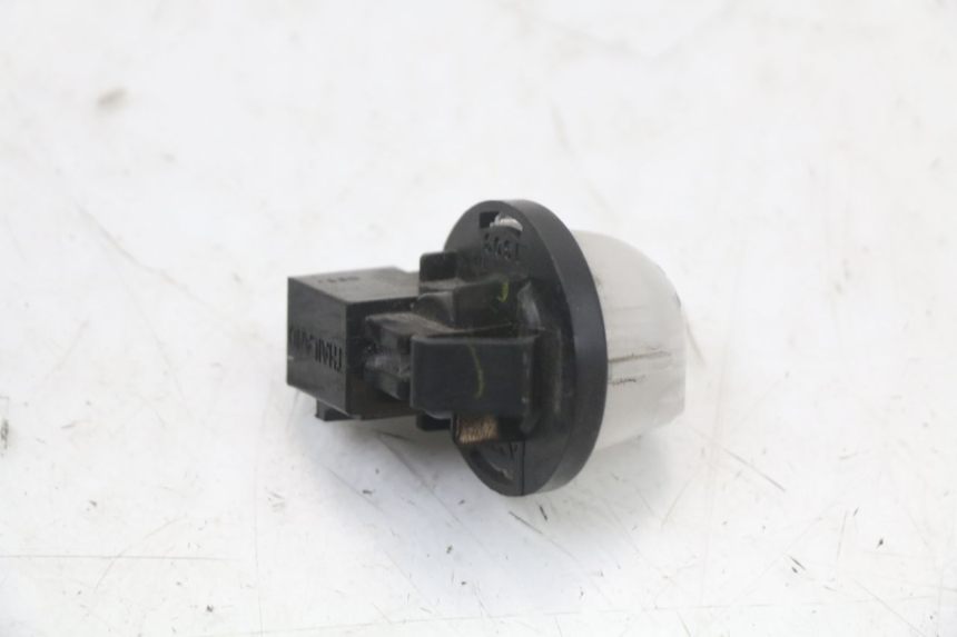 photo de OŚWIETLENIE TABLICY REJESTRACYJNEJ SUZUKI BURGMAN 125 (2018 - 2021) - Zoom stanu zużycia