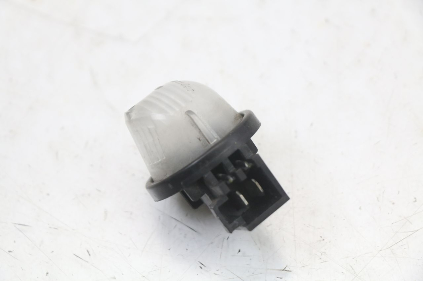 photo de OŚWIETLENIE TABLICY REJESTRACYJNEJ SUZUKI BURGMAN 125 (2018 - 2021) - Inny kąt widzenia