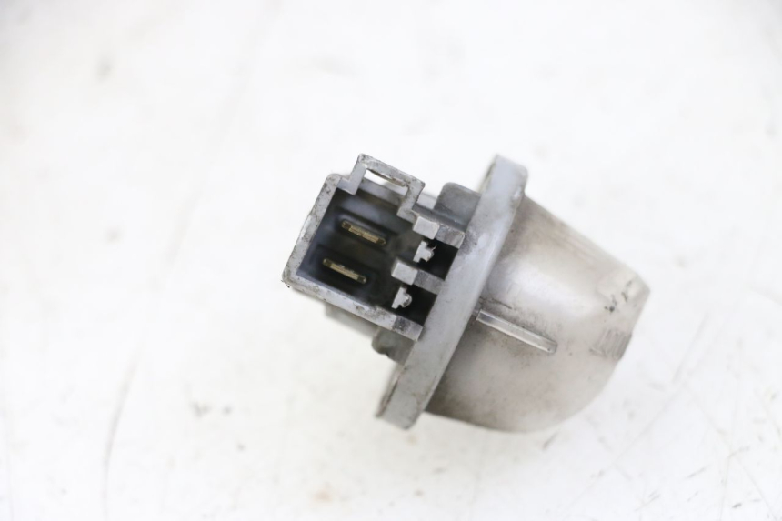 photo de OŚWIETLENIE TABLICY REJESTRACYJNEJ SUZUKI BURGMAN 125 (2015 - 2017) - Zoom stanu zużycia