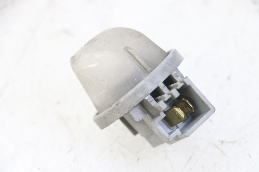 photo de OŚWIETLENIE TABLICY REJESTRACYJNEJ SUZUKI UH BURGMAN 125 (2002 - 2006) - Zoom stanu zużycia