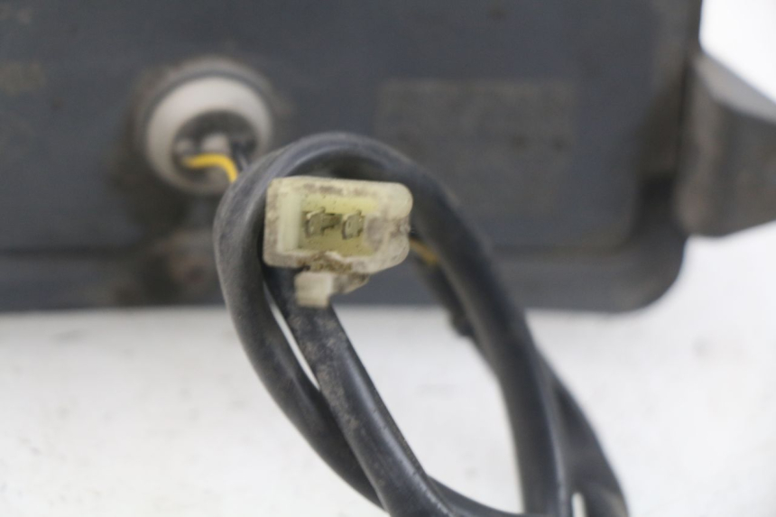 photo de OŚWIETLENIE TABLICY REJESTRACYJNEJ PIAGGIO X9 EVOLUTION 125 (2003 - 2007) - Inny kąt widzenia