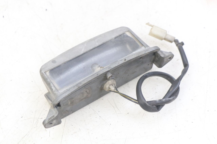 photo de OŚWIETLENIE TABLICY REJESTRACYJNEJ PIAGGIO X9 EVOLUTION 125 (2003 - 2007) - Szczegół części