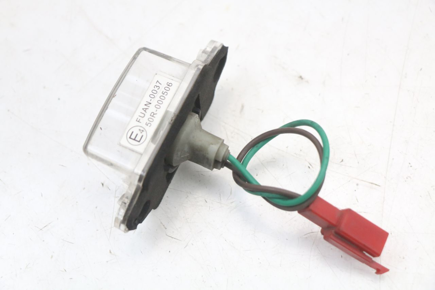 photo de OŚWIETLENIE TABLICY REJESTRACYJNEJ KYMCO XCITING 250 (2006 - 2009) - Zoom stanu zużycia