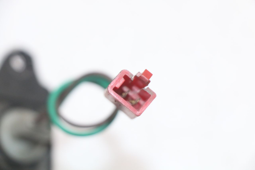 photo de OŚWIETLENIE TABLICY REJESTRACYJNEJ KYMCO XCITING 250 (2006 - 2009) - Inny kąt widzenia