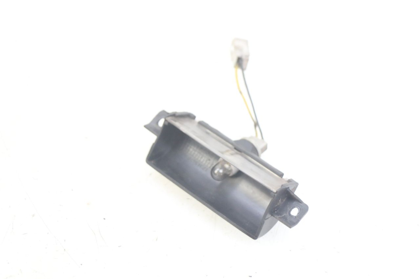 photo de OŚWIETLENIE TABLICY REJESTRACYJNEJ PIAGGIO XEVO - X EVO 125 (2007 - 2017) - Szczegół części