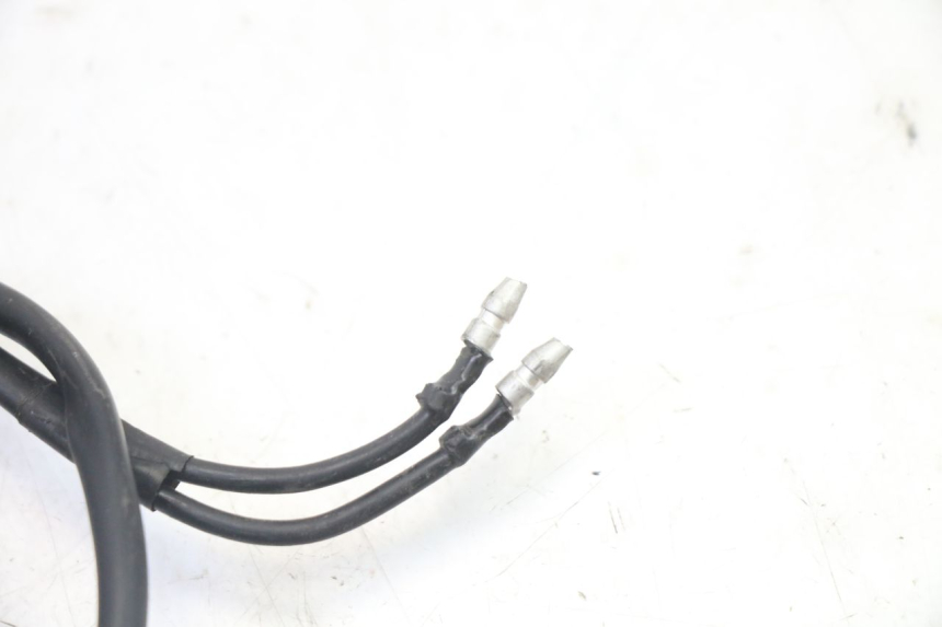 photo de OŚWIETLENIE TABLICY REJESTRACYJNEJ YAMAHA XJ6 ABS 600 (2008 - 2016) - Zbliżenie techniczne