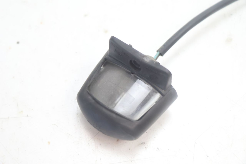 photo de OŚWIETLENIE TABLICY REJESTRACYJNEJ YAMAHA YP MAJESTY 125 (2007 - 2010) - Szczegół części