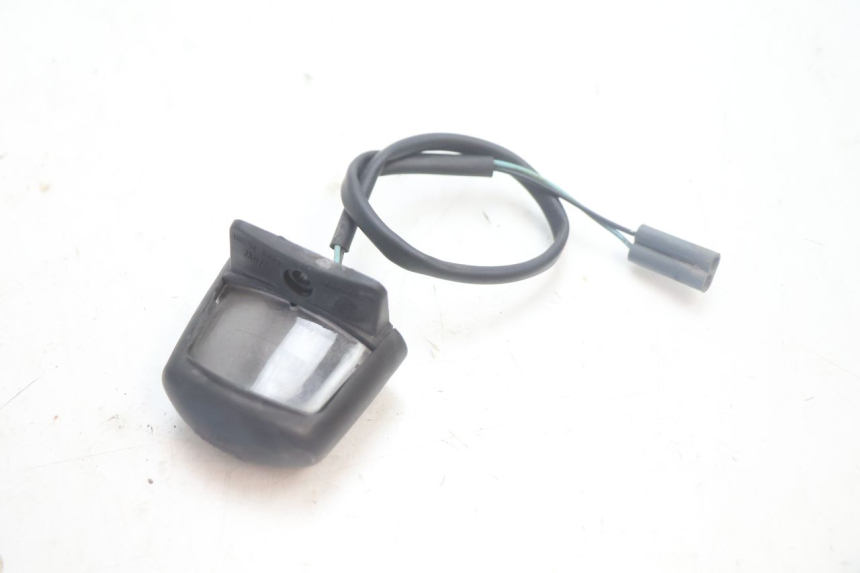 photo de OŚWIETLENIE TABLICY REJESTRACYJNEJ YAMAHA YP MAJESTY 125 (2007 - 2010) - Zbliżenie techniczne