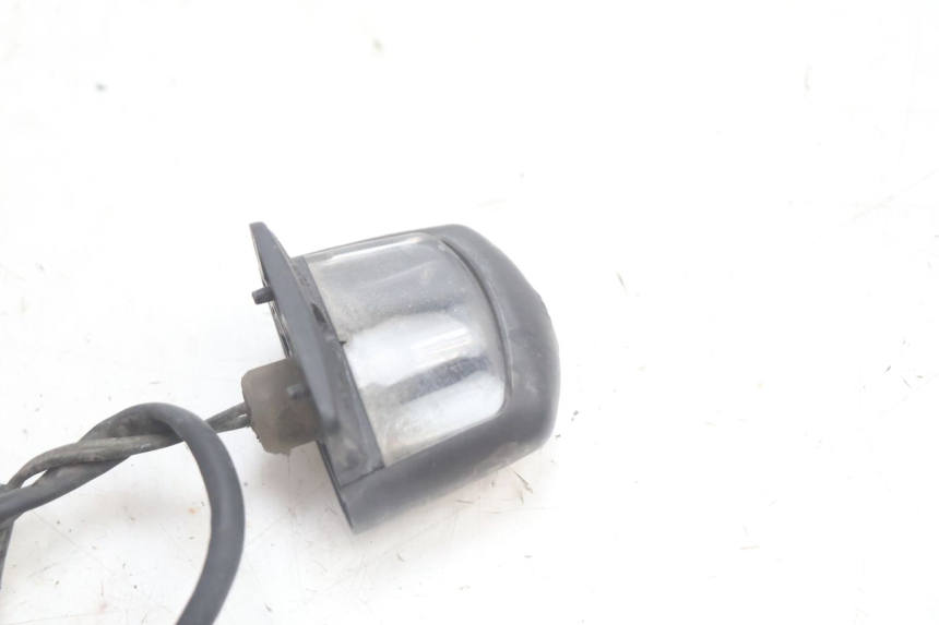 photo de OŚWIETLENIE TABLICY REJESTRACYJNEJ YAMAHA YP MAJESTY 125 (2002 - 2006) - Szczegół części