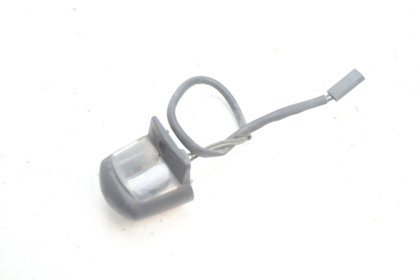 photo de OŚWIETLENIE TABLICY REJESTRACYJNEJ YAMAHA YP MAJESTY 125 (2002 - 2006) - Zoom stanu zużycia