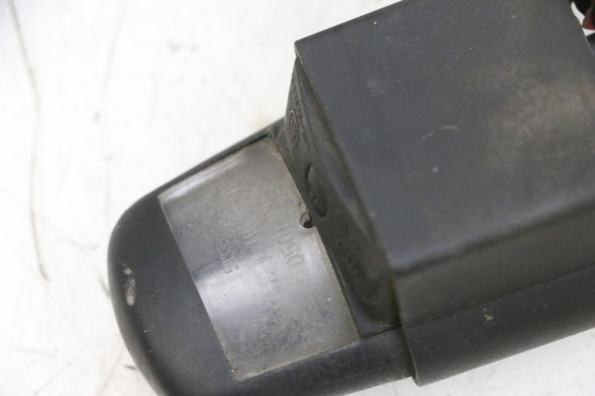 photo de OŚWIETLENIE TABLICY REJESTRACYJNEJ PIAGGIO ZIP 4T 50 (2018 - 2020) - Zoom stanu zużycia